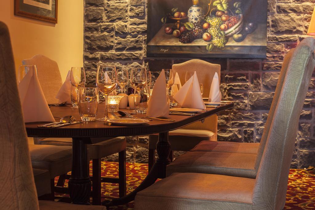 Greville Arms Hotel מולינגאר מראה חיצוני תמונה